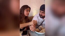 Janhvi Kapoor Takes A Bite From Shikhar Pahariya's Plate. His LOL Reaction Is Crazy Viral