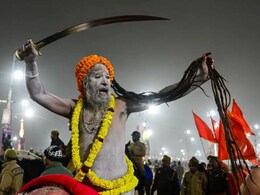 Naga Sadhu : दहशतवाद संपवण्यासाठी मैदानात उतरणार; नागा साधुंचा इशारा Naga Sadhu : दहशतवाद संपवण्यासाठी मैदानात उतरणार; नागा साधुंचा इशारा