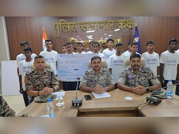 कांप गया नक्सल संगठन...पुलिस के पास पहुंचे 16 नक्सली, फिर कर दिया सरेंडर  कांप गया नक्सल संगठन...पुलिस के पास पहुंचे 16 नक्सली, फिर कर दिया सरेंडर