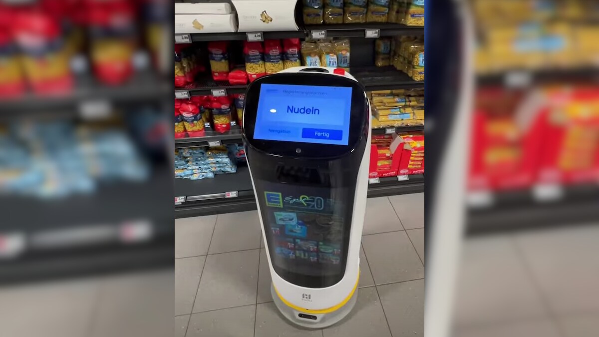 Robot Guide in German Grocery Store Goes Viral
