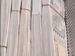 Fake Currency News: जबलपुर में नकली नोटों के गिरोह का हुआ भंडाफोड़, 2 लाख 94 हजार रुपये के साथ तस्कर को पुलिस ने ऐसे दबोचा Fake Currency News: जबलपुर में नकली नोटों के गिरोह का हुआ भंडाफोड़, 2 लाख 94 हजार रुपये के साथ तस्कर को पुलिस ने ऐसे दबोचा