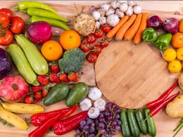 Healthy Diet: भोजन में शामिल करें गाजर, करेला समेत ये चीजें, दुरुस्त रहेगी आंखें Healthy Diet: भोजन में शामिल करें गाजर, करेला समेत ये चीजें, दुरुस्त रहेगी आंखें