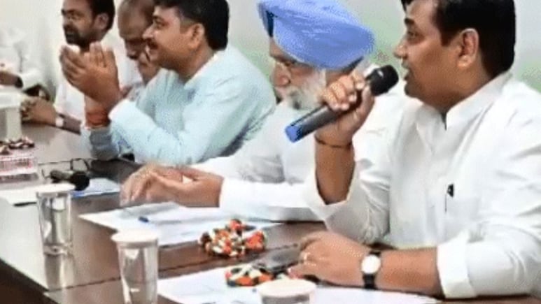 Rajasthan: कांग्रेस के रिपोर्ट कार्ड को लेकर दिल्ली में होगी बैठक, हो सकते हैं बड़े बदलाव, लिए जा सकते हैं बड़े फैसले 