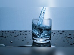 मानसून में गुनगुना पानी है अच्छे स्वास्थ्य की कुंजी, जानिए कब-कब पीने से होगा लाभ? मानसून में गुनगुना पानी है अच्छे स्वास्थ्य की कुंजी, जानिए कब-कब पीने से होगा लाभ?