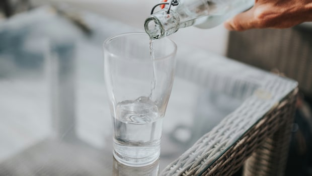 Which Water Should You Really Be Drinking Every Day? Plain, Electrolyte, Salt Or Detox?