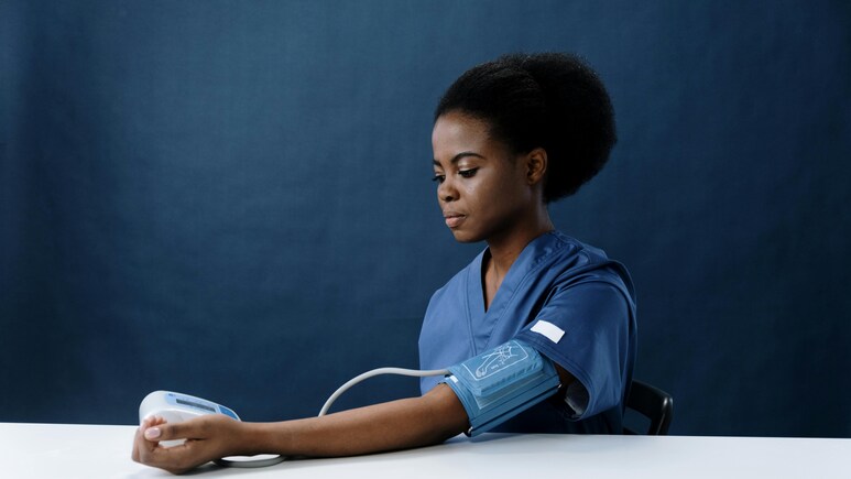 बार-बार बढ़ या घट जाता है आपका Blood Presser, नहीं रख पाते इसपर नजर, तो ये  BP Monitor करेगा हर टेंशन दूर बार-बार बढ़ या घट जाता है आपका Blood Presser, नहीं रख पाते इसपर नजर, तो ये  BP Monitor करेगा हर टेंशन दूर