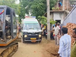 Passerby Jumps In To Save 3 Workers Trapped In Septic Tank, All 4 Killed Passerby Jumps In To Save 3 Workers Trapped In Septic Tank, All 4 Killed
