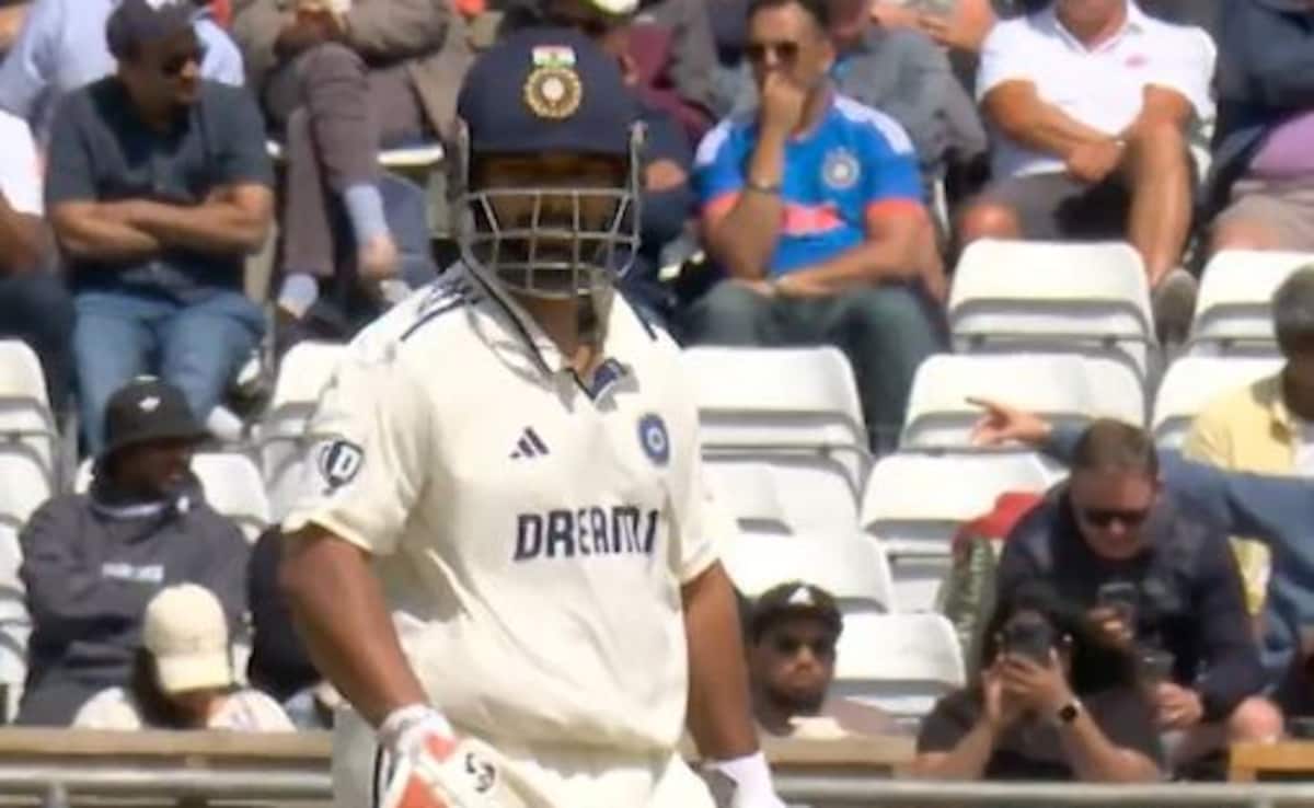 "<i>Tameez Se</i>...": Rishabh Pant Frets Over Playing Defensive Shot, Does The Unexpected On Next Ball