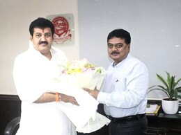 Maharashtra News : सुनील कुशिंरेंना अभय कोणाचे ? वादग्रस्त अधिकाऱ्यावर अद्याप कारवाई नाही