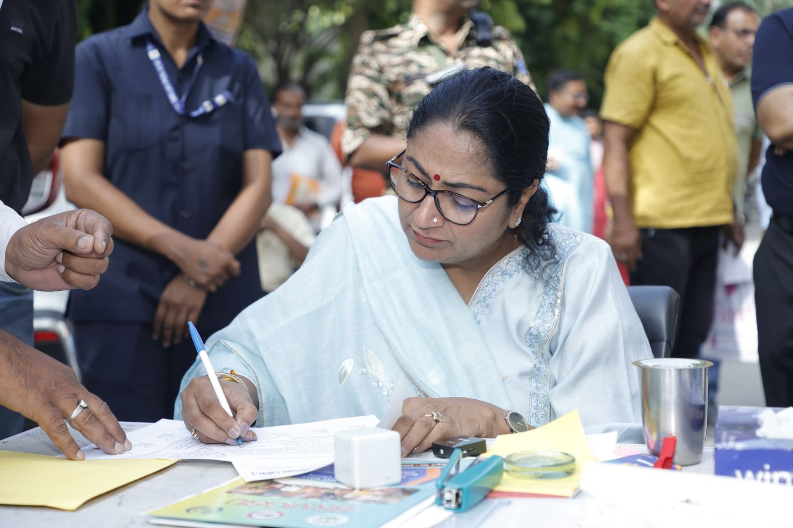 पहले खींचा हाथ और फिर... सीएम रेखा गुप्ता पर कैसे हुआ हमला, पढ़ें चश्मदीद ने क्या-क्या बताया