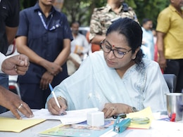 Delhi CM Rekha Gupta Attacked: पहले खींचा हाथ और फिर... सीएम रेखा गुप्ता पर कैसे हुआ हमला, पढ़ें चश्मदीद ने क्या-क्या बताया Delhi CM Rekha Gupta Attacked: पहले खींचा हाथ और फिर... सीएम रेखा गुप्ता पर कैसे हुआ हमला, पढ़ें चश्मदीद ने क्या-क्या बताया