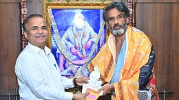 Suniel Shetty : अण्णा जिंकलंस! अभिनेता सुनील शेट्टीने दिलं मराठी भाषेला प्राधान्य&nbsp;