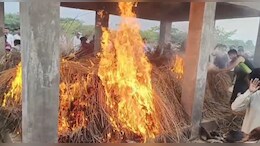 Rajasthan: एक पर&zwj;िवार के चार सदस्&zwj;यों की एक साथ जली च&zwj;िता, म&zwj;िट्टी ढहने से हो गई थी मौत