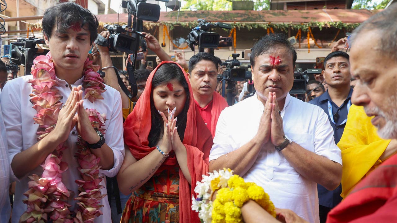 Assam CM Himanta Biswa, Family Offer Prayers At Kamakhya Temple In Guwahati