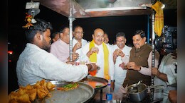 CM मोहन यादव ने रोका काफिला और पहुंच गए टी स्टॉल, चाय पीने के बाद दुकानदार से बोले...