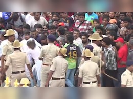 RCB Victory Parade Stampede: जश्न के दौरान मचे हंगामे और भगदड़ पर RCB फ्रैंचाइज़ी की ओर से आया पहला रिएक्शन RCB Victory Parade Stampede: जश्न के दौरान मचे हंगामे और भगदड़ पर RCB फ्रैंचाइज़ी की ओर से आया पहला रिएक्शन