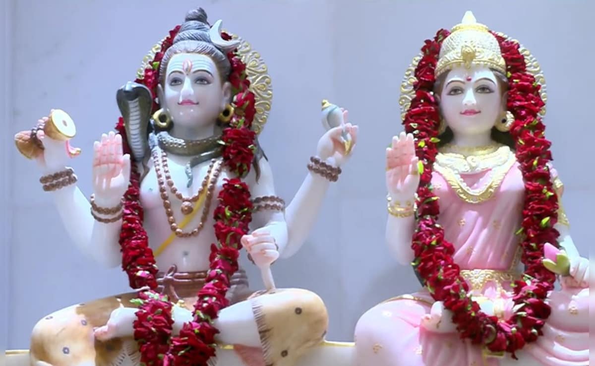 ईशान कोण शिवलिंग मंदिर ईशान कोण शिवलिंग मंदिर