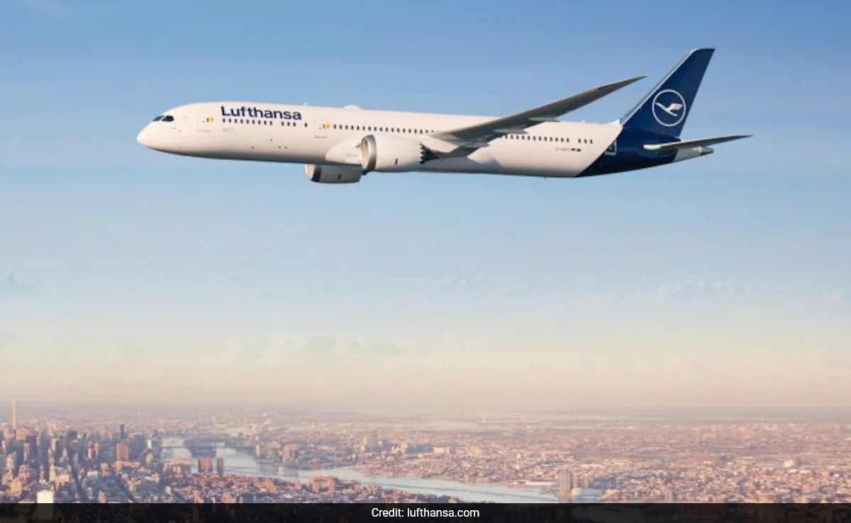 Лондон Хайдерабад A Lufthansa flight to Hyderabad was forced to make