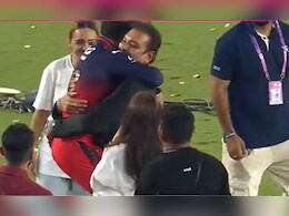 Virat Kohli Jumps Into Ravi Shastri's Arms, Anushka Sharma's Reaction Can't Be Missed
