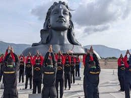 International Day Of Yoga: सद्गुरू के ईशा फाउंडेशन ने 10,000 से अधिक रक्षा कर्मियों को दिया फ्री योगा सेशन  International Day Of Yoga: सद्गुरू के ईशा फाउंडेशन ने 10,000 से अधिक रक्षा कर्मियों को दिया फ्री योगा सेशन