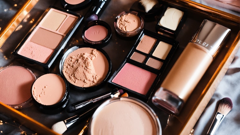 ग्लैमरस दिखने का सपना होगा पूरा,  45% छूट पर खरीदें Heaven, Colorbar के मेकअप प्रोडक्ट ग्लैमरस दिखने का सपना होगा पूरा,  45% छूट पर खरीदें Heaven, Colorbar के मेकअप प्रोडक्ट