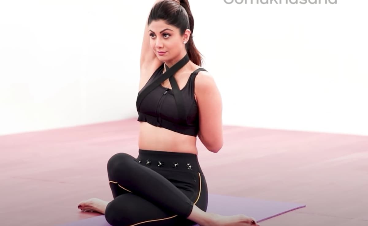 8 Effective Yoga Asanas To Relieve Wrist Pain And Improve Flexibility