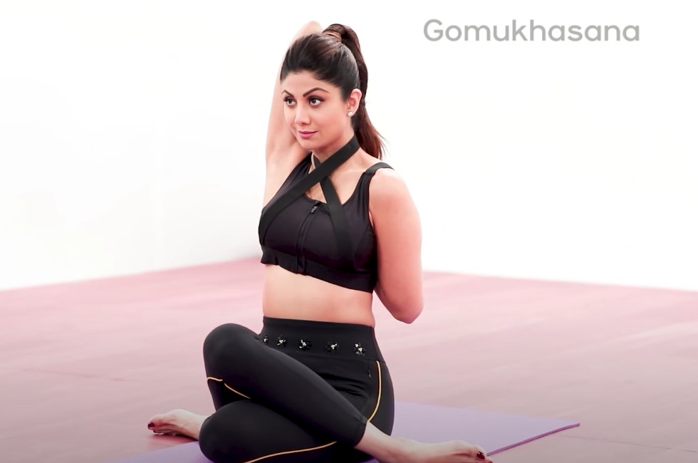 8 Effective Yoga Asanas To Relieve Wrist Pain And Improve Flexibility