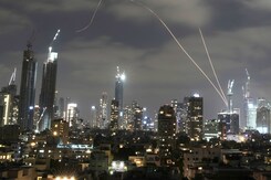 Israel, Iran Continue To Trade Missile Attacks, Sirens Heard In Jerusalem Israel, Iran Continue To Trade Missile Attacks, Sirens Heard In Jerusalem