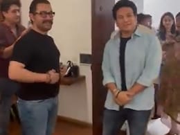 Sachin Tendulkar Meets Aamir Khan, Reaction Of Bollywood Super Star's Guests Is Special. Watch Sachin Tendulkar Meets Aamir Khan, Reaction Of Bollywood Super Star's Guests Is Special. Watch
