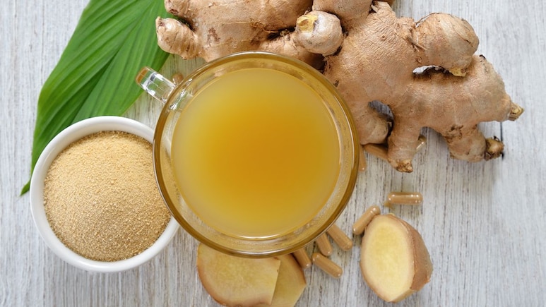 सर्दियों में शरीर को गर्म रखने से लेकर वजन को कम करने में है फायदेमंद, जानें अदरक का रस पीने के जादुई फायदे