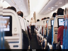 US Woman "99% Sure" Her Backpack Was Soaked In Pee On Frontier Flight, Internet Reacts US Woman "99% Sure" Her Backpack Was Soaked In Pee On Frontier Flight, Internet Reacts