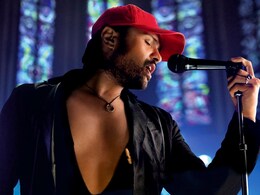 Himesh Reshammiya's LOL Question To Fans During Mumbai Concert: "<i>Regular Gau Yaa Naak Se</i>?"