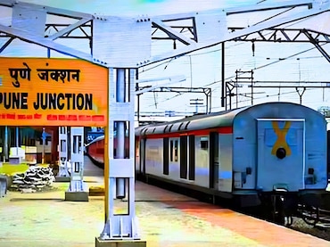 Pune News: पुणे रेल्वे स्थानकावर पोलिसांची मोठी मोहीम, अनेक धक्कादायक बाबी समोर, प्रवाशांना मात्र दिलासा