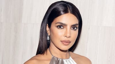 priyanka chopra in silver dress Priyanka Chopra Stuns in Braless Silver Dress at Premiere