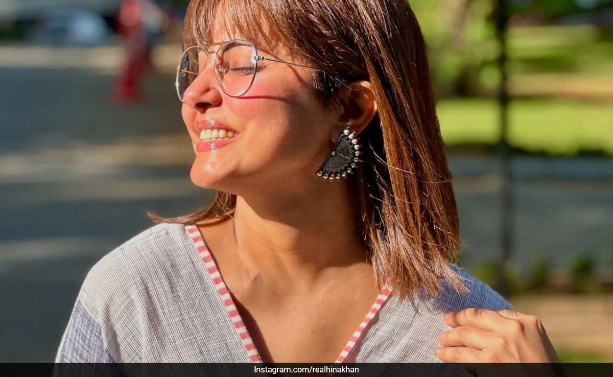 Hina Khan Shares Sunshine to Beat Mid-Week Blues