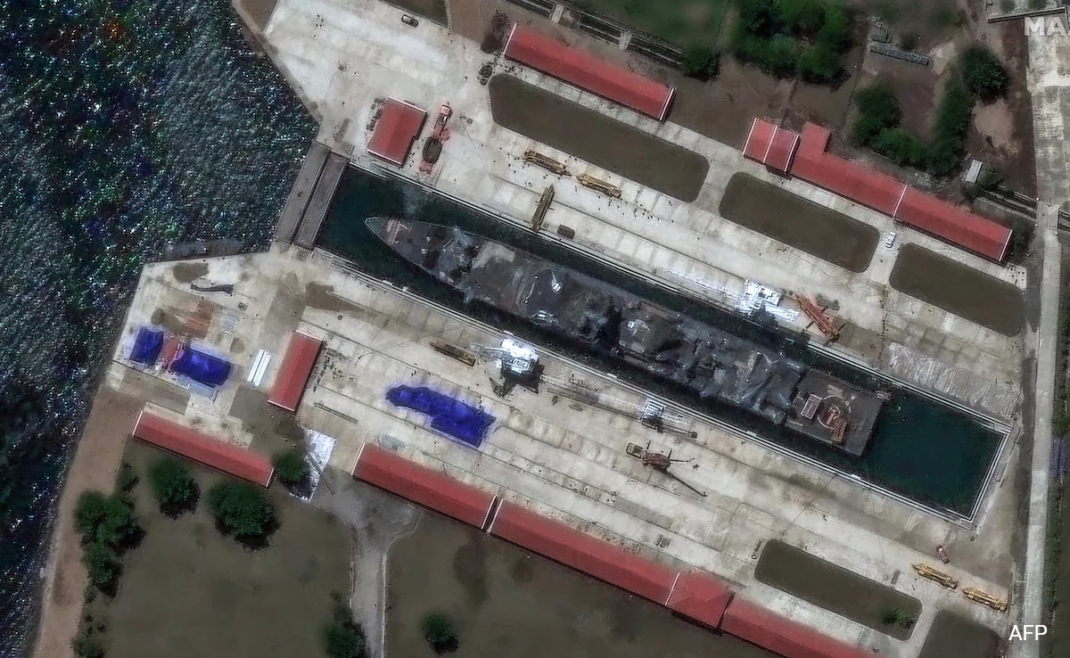 Сеул Севернокорейски военноморски разрушител повреден при изстрелване на изстрел миналия