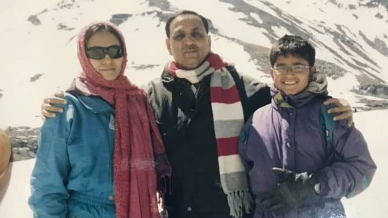 Ahmedabad Plane Crash: अधूरी रह गई गुजरात के पूर्व CM विजय रूपाणी की बेटी की ख्वाहिश, राजस्थानी बहू का छलका दर्द Ahmedabad Plane Crash: अधूरी रह गई गुजरात के पूर्व CM विजय रूपाणी की बेटी की ख्वाहिश, राजस्थानी बहू का छलका दर्द