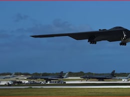 मिडिल ईस्ट में तनाव के बीच अमेरिका गुआम में भेज रहा बी-2 बॉम्बर विमान, आखिर क्या है तैयारी?