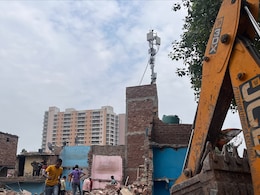 200 Illegal Slum Structures Demolished In Delhi's Ashok Vihar 200 Illegal Slum Structures Demolished In Delhi's Ashok Vihar