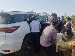 हरिद्वार से गंगा स्नान कर लौट रहे श्रद्धालुओं का वाहन कंटेनर से टकराया, दो की मौत; 15 घायल हरिद्वार से गंगा स्नान कर लौट रहे श्रद्धालुओं का वाहन कंटेनर से टकराया, दो की मौत; 15 घायल