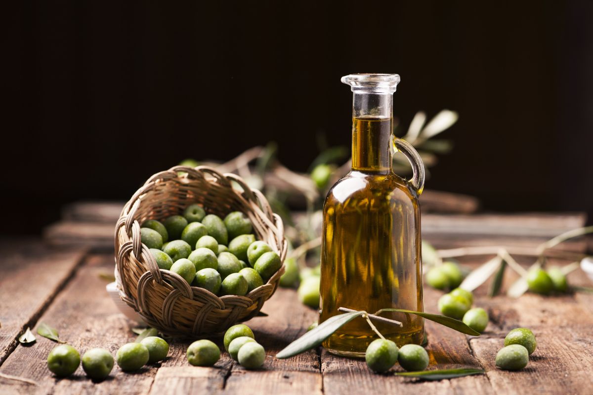 8 Health Benefits Of Consuming Extra Virgin Olive Oil Daily