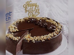 सोशल मीडिया पर वायरल हुआ 5 लाख रुपये वाला Father's Day केक, देख लोग बोले- क्रीम की जगह हीरे डालते हैं क्या? सोशल मीडिया पर वायरल हुआ 5 लाख रुपये वाला Father's Day केक, देख लोग बोले- क्रीम की जगह हीरे डालते हैं क्या?