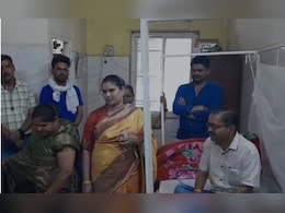 जनपद पंचायत CEO से अभद्रता के बाद बिगड़ी तबीयत, आनन-फानन में ले जाया गया अस्पताल जनपद पंचायत CEO से अभद्रता के बाद बिगड़ी तबीयत, आनन-फानन में ले जाया गया अस्पताल