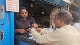 MP News: खाने के बाद तबीयत बिगड़ी तो खाद्य टीम ने मारा छापा, स्ट्रीट फूड की दुकानों से लिए सैंपल