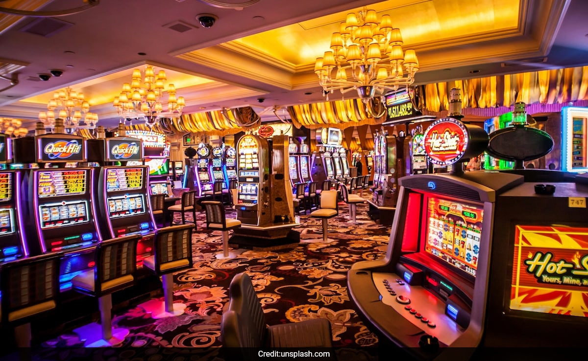 Casino Lighting: How Blue Light Can Encourage Risk-Taking