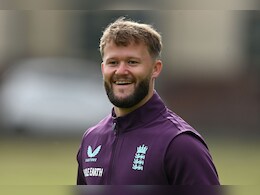 'दुनिया के सर्वश्रेष्ठ गेंदबाज हैं...', कान के पास बजी सीटी तो बेन डकेट को समझ आया कौन है दुनिया का नंबर-1 गेंदबाज 'दुनिया के सर्वश्रेष्ठ गेंदबाज हैं...', कान के पास बजी सीटी तो बेन डकेट को समझ आया कौन है दुनिया का नंबर-1 गेंदबाज