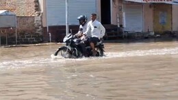 Rajasthan: मानसून की दस्तक से ही बिगड़े शहर के हालात, बदहाली ऐसी की... सड़क पर तैरती नजर आई गाड़ियां