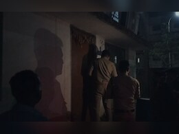 महिला प्रिंसिपल के साथ बंद कमरे में रंगरेलियां मना रहा था थाना प्रभारी, पति ने रंगे हाथों पकड़ा, फिर कंबल ओढ़ाकर...   