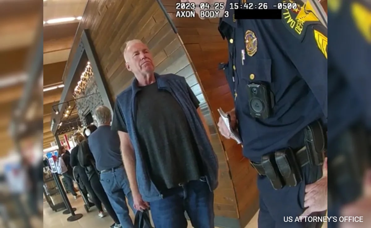 Showquick Read Резюмето е генерирано от AI рецензирана новина Мъж