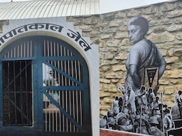 BJP ने आपातकाल पर कांग्रेस को घेरा, भोपाल दफ्तर में बनाई आपातकाल जेल; इंदिरा गांधी की फोटो भी लगाई BJP ने आपातकाल पर कांग्रेस को घेरा, भोपाल दफ्तर में बनाई आपातकाल जेल; इंदिरा गांधी की फोटो भी लगाई